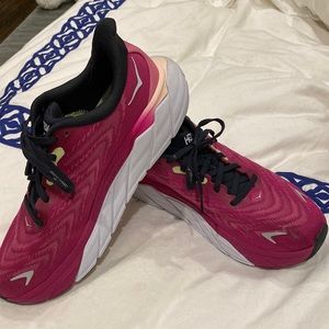 HOKA one one pink shoe Hot pink 💕